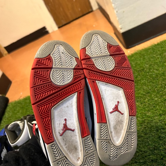 Retro 4s - Picture 5 of 5